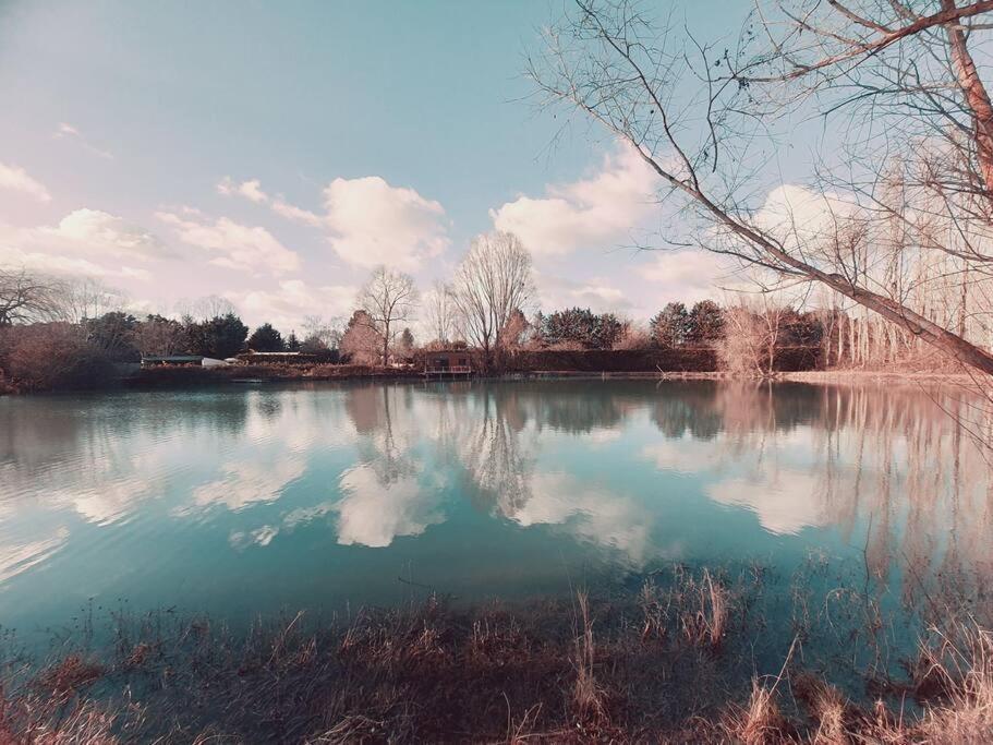 Chalet Les Pieds Dans L'Eau La Campagne A La Ville Saint-Doulchard Exterior foto