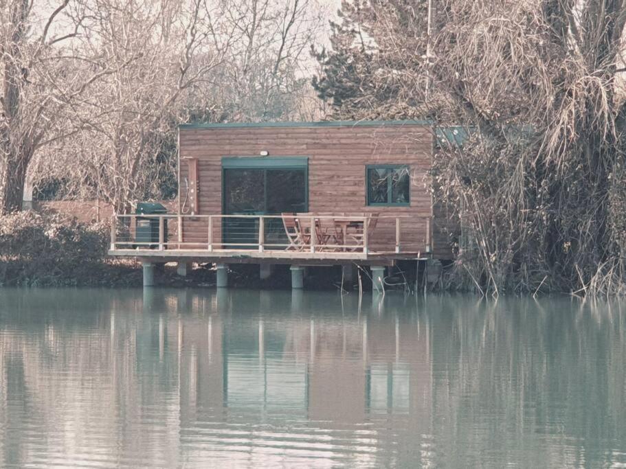 Chalet Les Pieds Dans L'Eau La Campagne A La Ville Saint-Doulchard Exterior foto